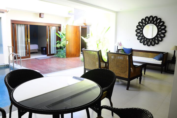 Room 5 of 13