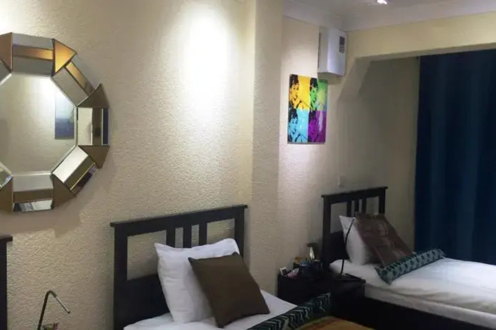 Room 3 of 9