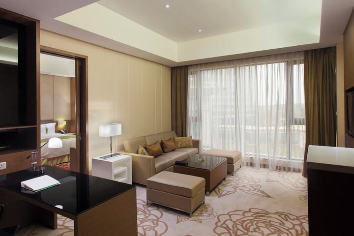 Room 44 of 89