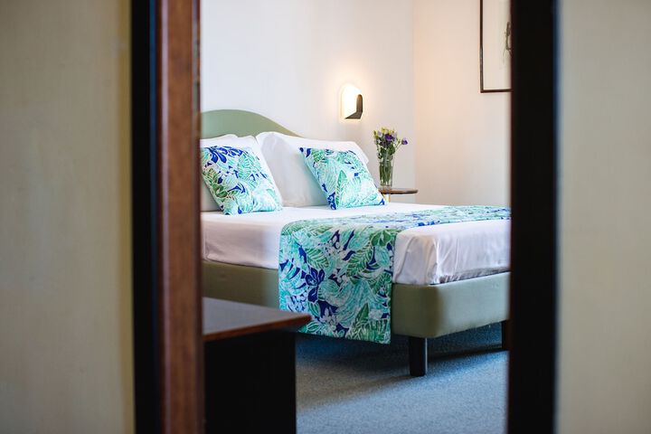 Room 10 of 86