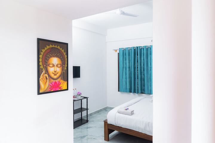 Room 6 of 26