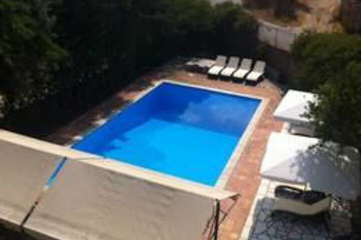 Pool 12 of 18
