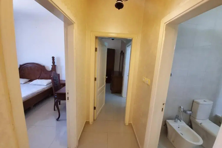 Room 8 of 14