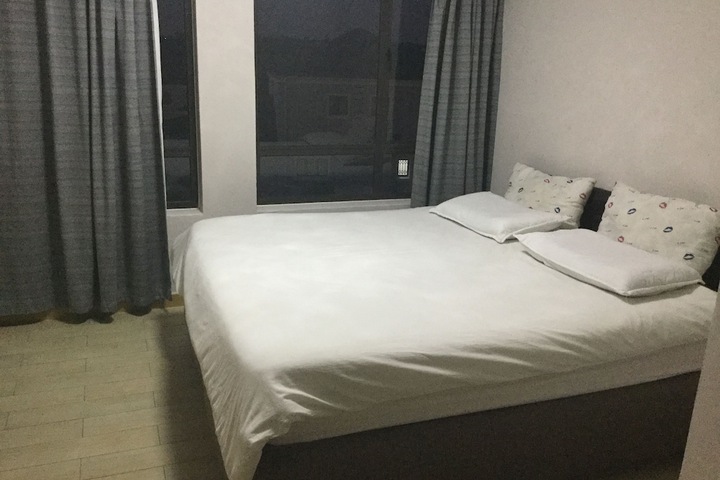 Room 8 of 38