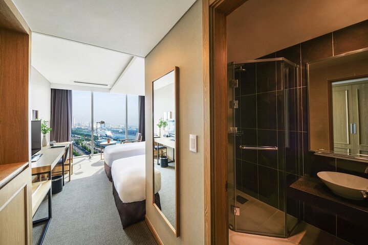 Room 20 of 38