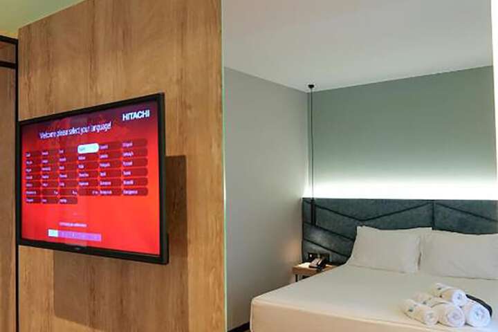 Room 53 of 85