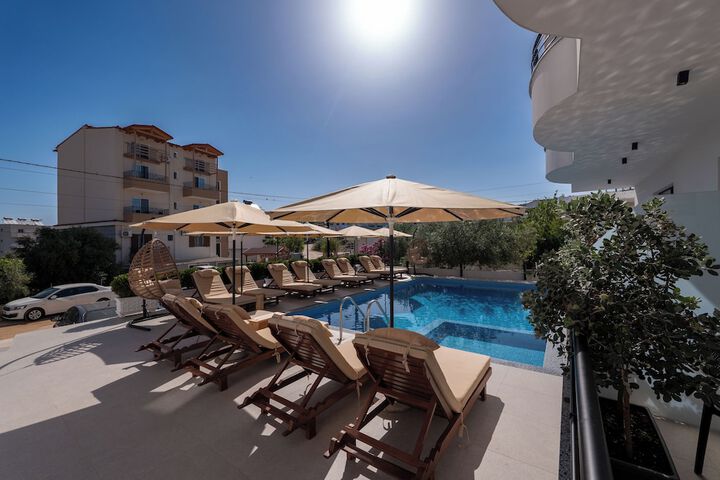 Monel Hotel