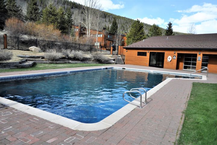 Pool 31 of 52
