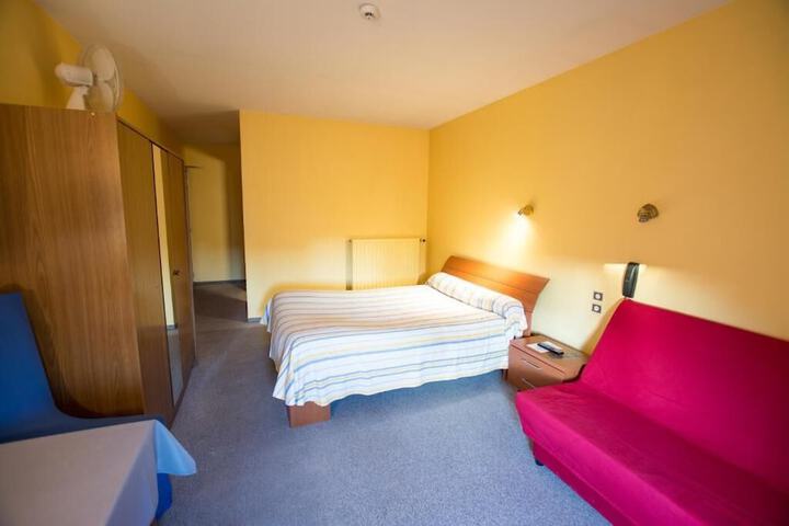 Room 12 of 31