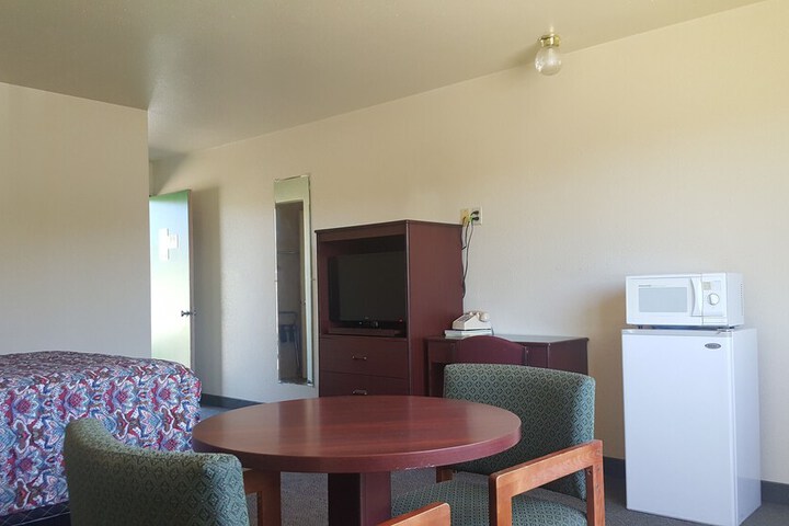 Room 12 of 34