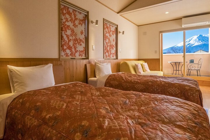 Room 20 of 102