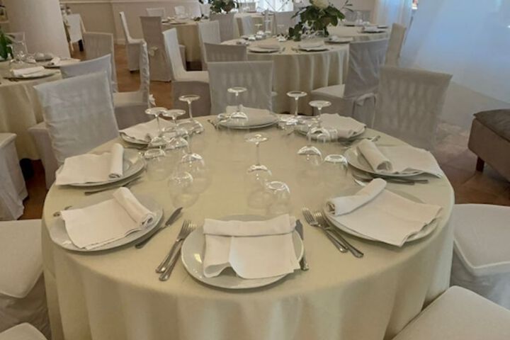 Ballroom/Hall 122 of 162