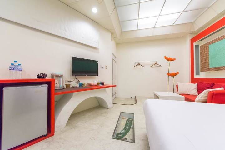 Room 12 of 34