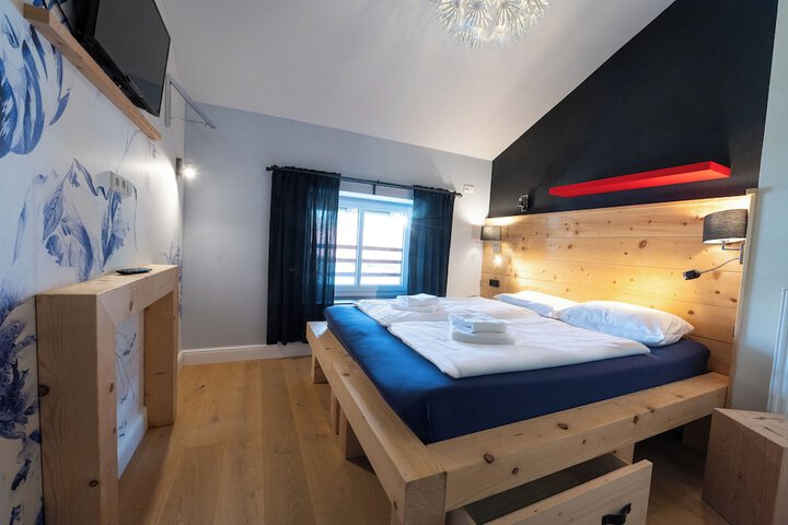 Room 42 of 133