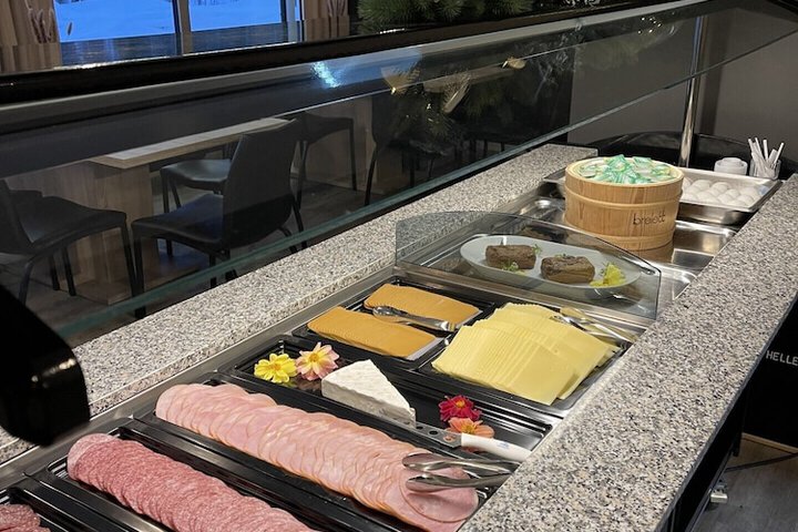 Breakfast/Coffee Service 18 of 25