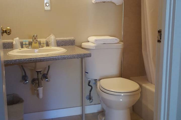2 Double Beds (1 of 8)