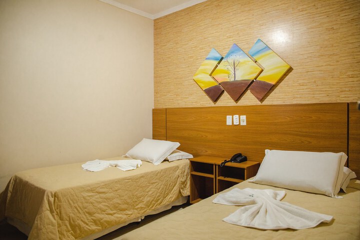 Room 4 of 36