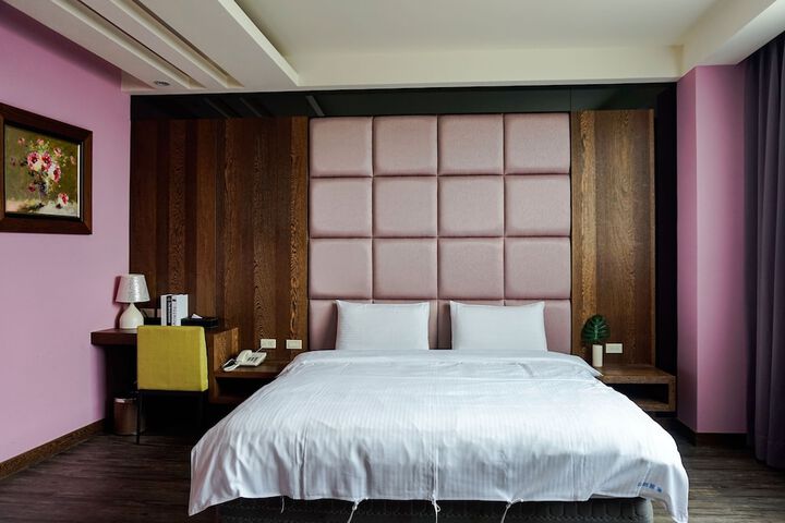Room 15 of 53
