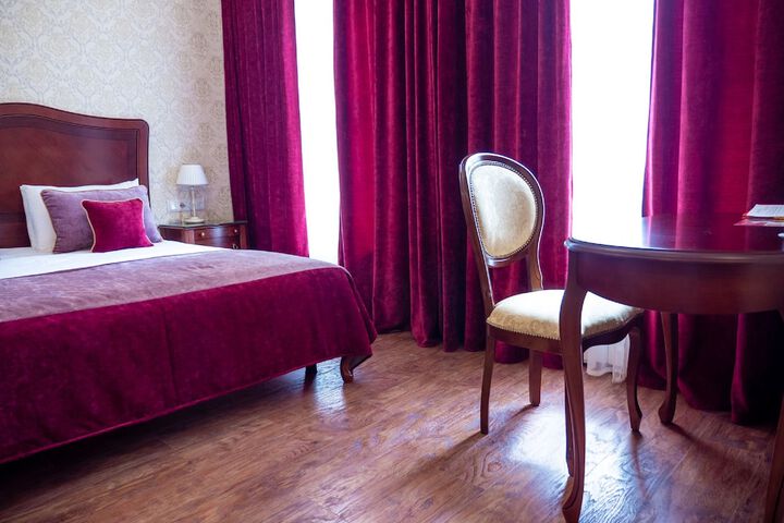 Room 10 of 124