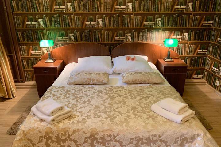 Room 27 of 62