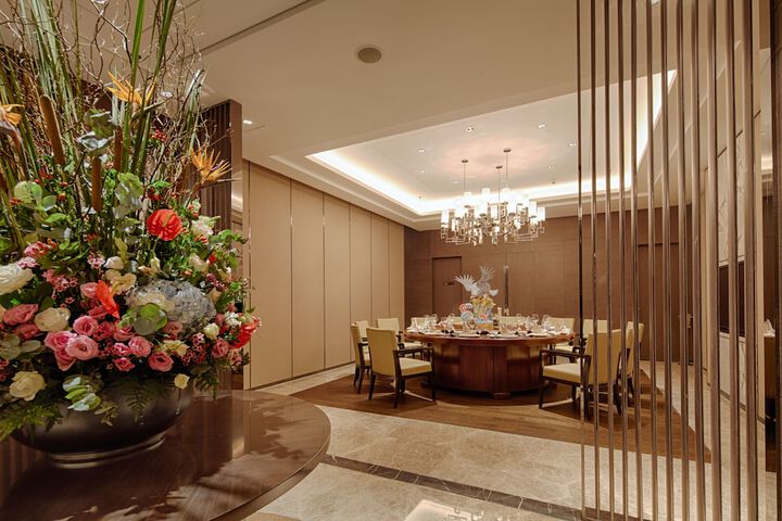 Lounge 60 of 82
