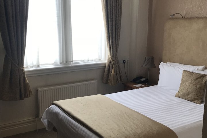 Room 11 of 69