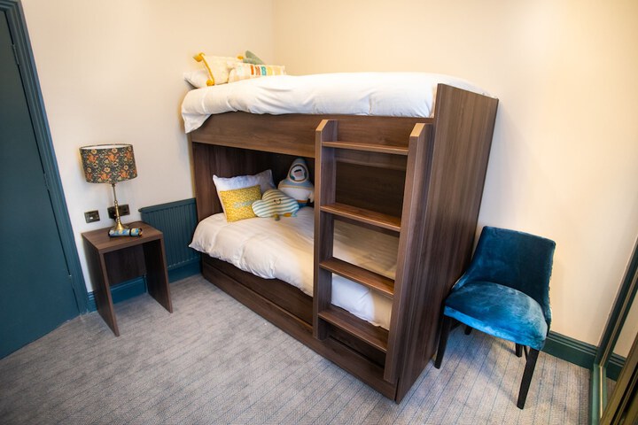 Room 7 of 96