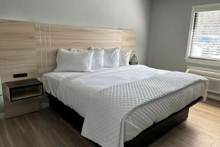Room 1 of 16