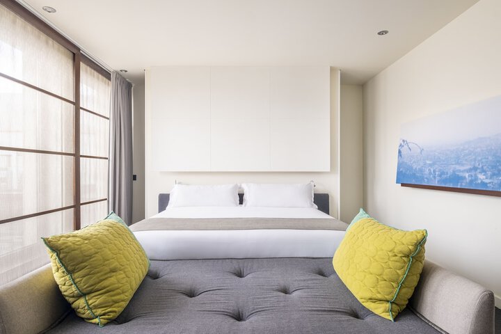 Room 28 of 61