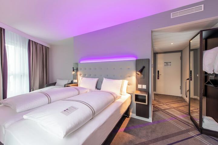 Room 16 of 72