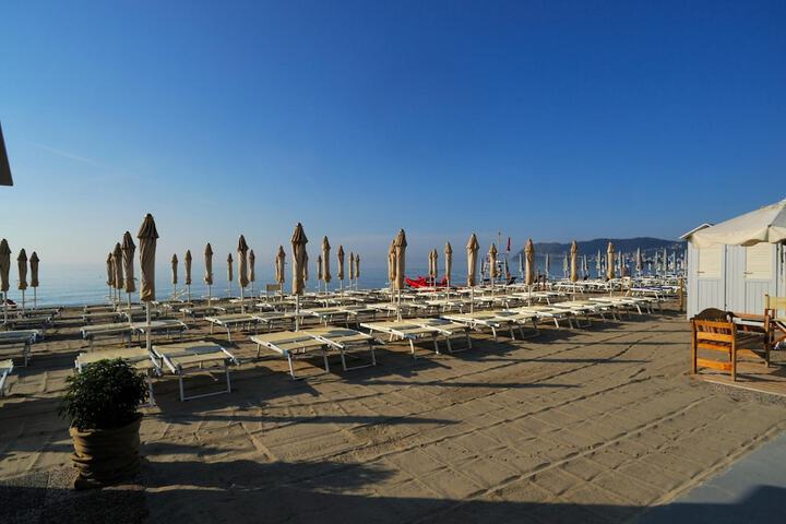 Beach 35 of 40
