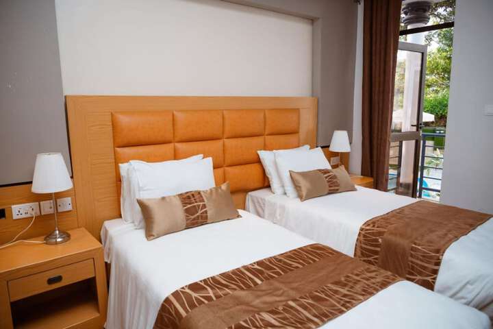Room 7 of 27