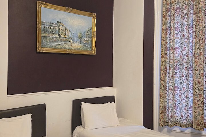 Room 15 of 72