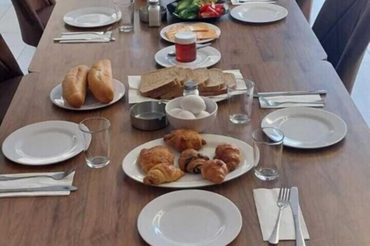 Breakfast/Coffee Service 22 of 37