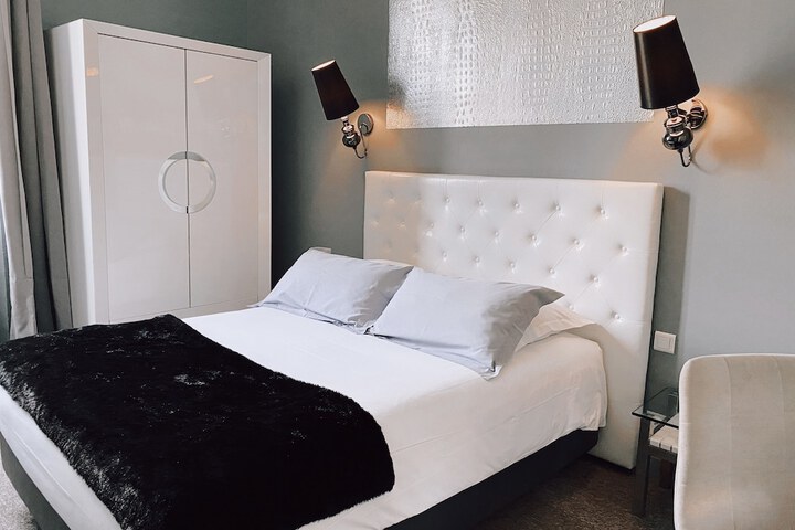 Room 15 of 35