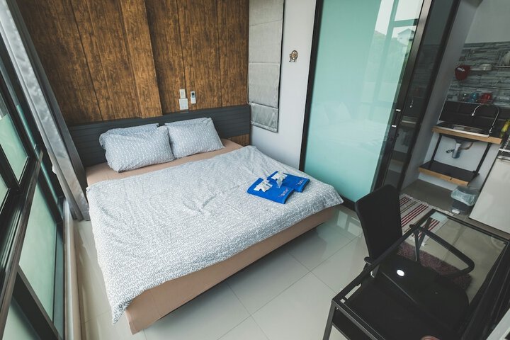 Room 11 of 23