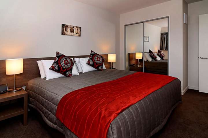 Room 7 of 28