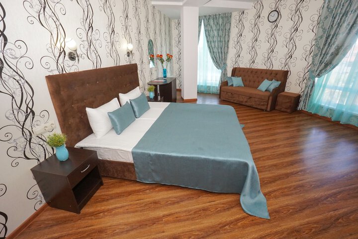 Room 4 of 147