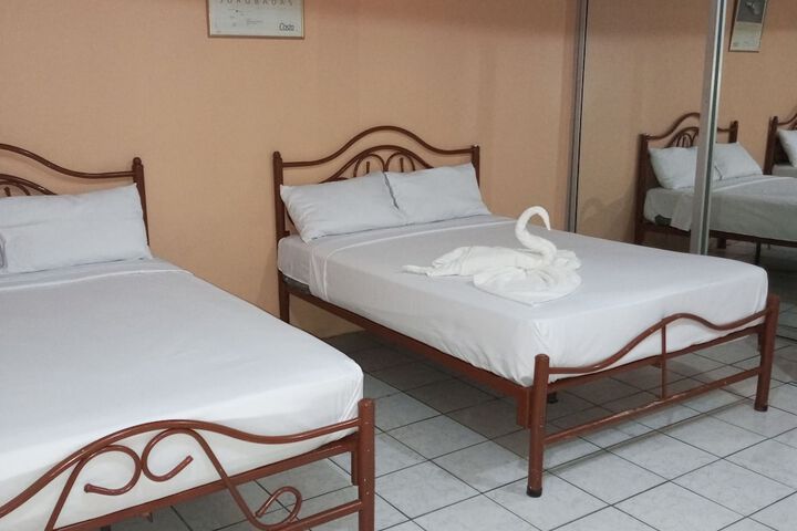 Room 6 of 30