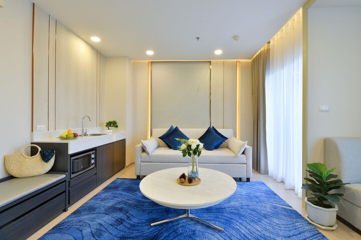 Room 32 of 97