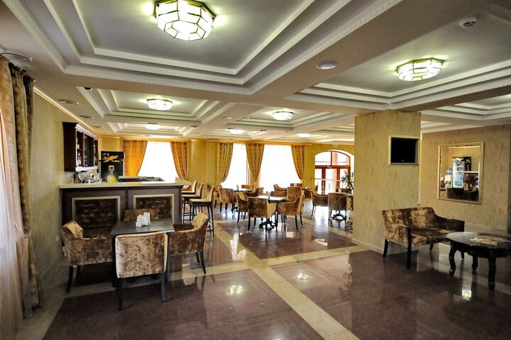 Business Center 39 of 40