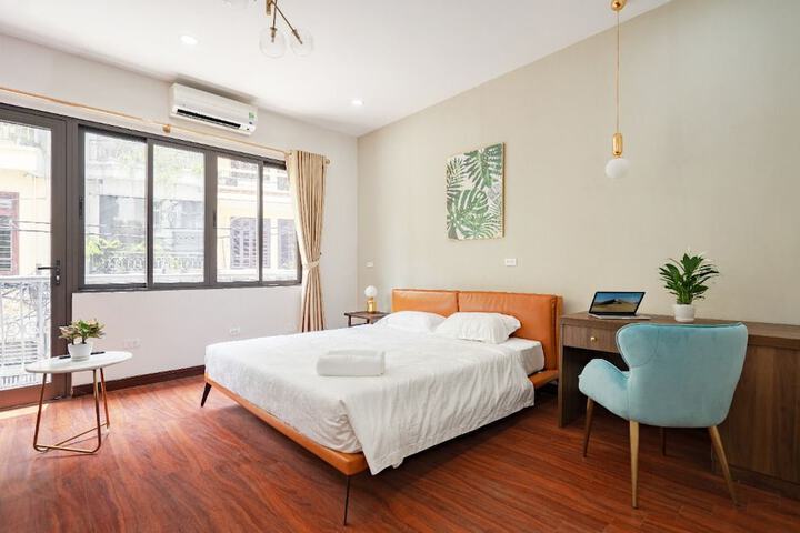 Room 8 of 17