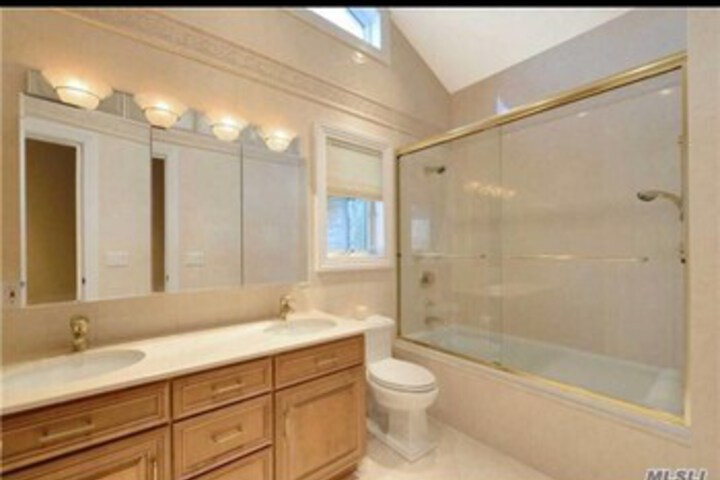 Photo of 3 private bedrooms with Pool Holiday home 3 BestStayz.1