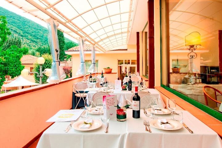 Dining 106 of 124