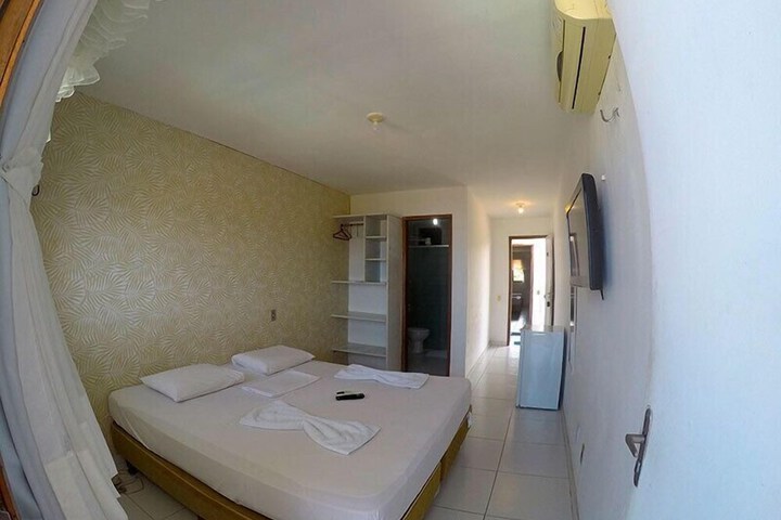 Room 3 of 40