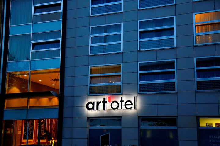 Hotel 84 of 87