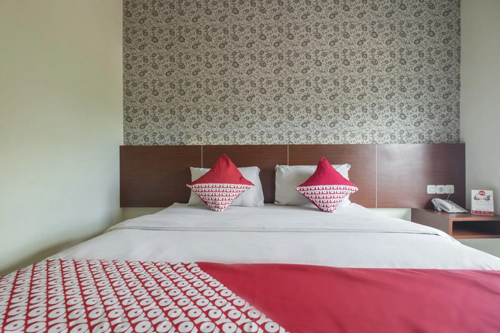 OYO 454 RAISING HOTEL