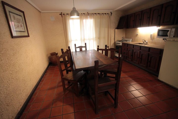 Room 2 of 10