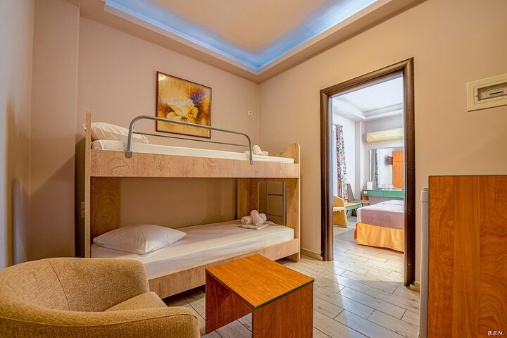 Room 8 of 95