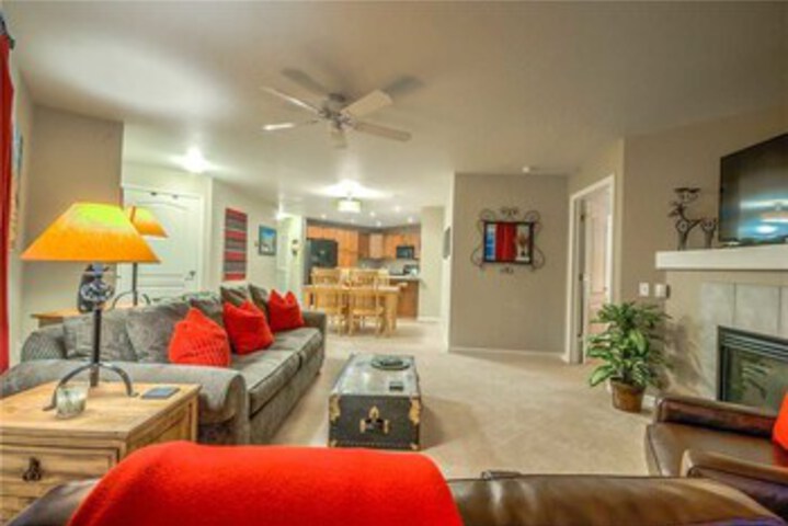 Room 8 of 25